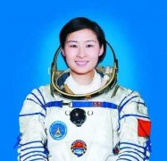 新“太空出差三人组”国庆启航 有一名女航天员